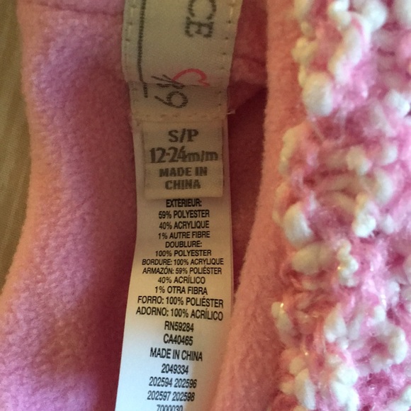 The Children’s Place Hat and Mitten Set - Picture 4 of 4